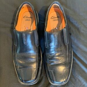 Clarks black leather loafers size 8.5